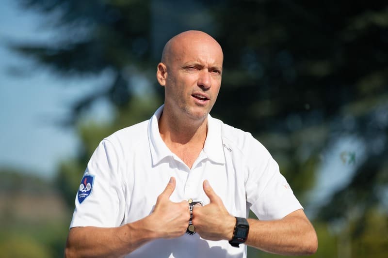 Portrait de Cédric Carité, fondateur et dirigeant de Cédric Carité Padel