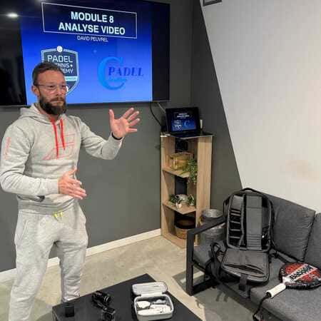David Peuvrel, formateur de padel sur le module Analyse vidéo